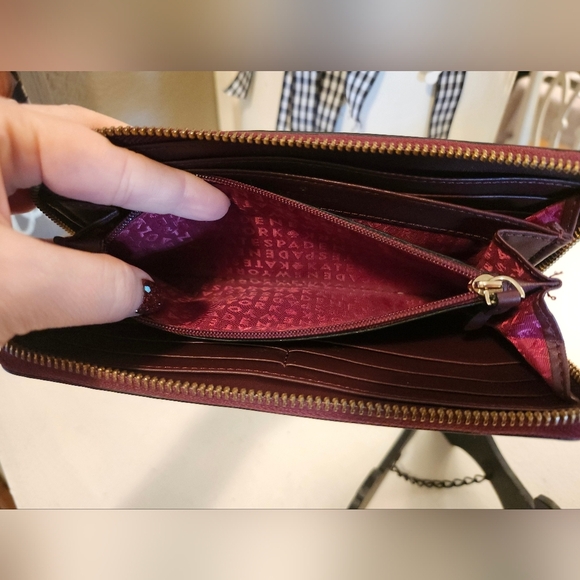 KATE SPADE NY BIXBY PLACE BURGUNDY FINE RIBBED PATENT LEATHER WALLET-EUC 8×4 - Picture 10 of 10